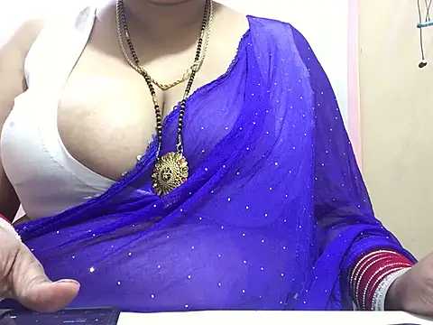 Snapshot of Desi_bhabhiii chatting on 12-27-24, 05:52 Desi bhabhiii online show from 12-27-24, 05:52