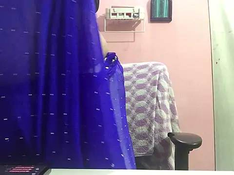 Snapshot of Desi_bhabhiii chatting on 01-04-25, 05:48 Desi bhabhiii online show from 01-04-25, 05:48