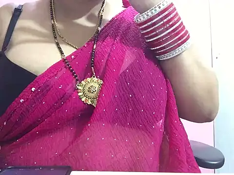 Snapshot of Desi_bhabhiii chatting on 01-08-25, 05:37 Desi bhabhiii online show from 01-08-25, 05:37