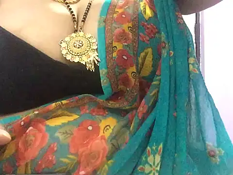 Snapshot of Desi_bhabhiii chatting on 03-05-25, 08:43 Desi bhabhiii online show from 03-05-25, 08:43