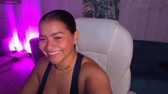 Snapshot of loly_marce chatting on 05-21-26, 07:21 loly marce online show from 05-21-26, 07:21