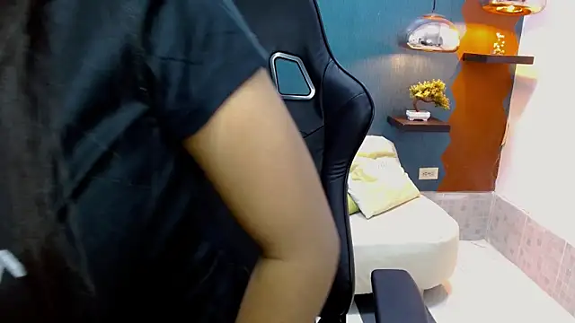 Melikasweetz online show from 03-20-25, 05:25