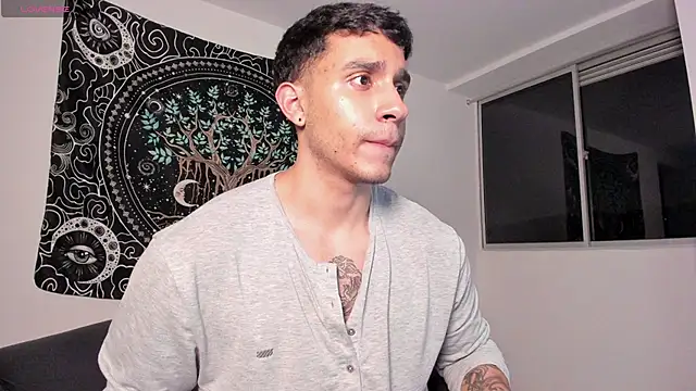 Snapshot of JayMarcos_ chatting on 03-05-25, 04:02 JayMarcos  online show from 03-05-25, 04:02