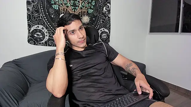 Snapshot of JayMarcos_ chatting on 03-17-25, 02:08 JayMarcos  online show from 03-17-25, 02:08
