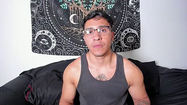 Snapshot of JayMarcos_ chatting on 10-13-25, 04:23 JayMarcos  online show from 10-13-25, 04:23