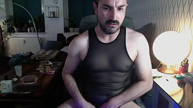 Snapshot of tomz0819 chatting on 05-29-26, 08:18 tomz0819 online show from 05-29-26, 08:18