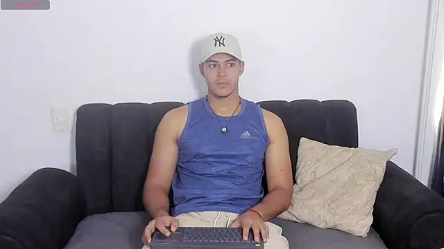 Snapshot of Iamdylan777 chatting on 04-24-26, 12:40 Iamdylan777 online show from 04-24-26, 12:40