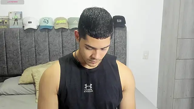 Snapshot of Iamdylan777 chatting on 04-27-26, 04:43 Iamdylan777 online show from 04-27-26, 04:43