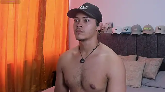 Snapshot of Iamdylan777 chatting on 04-27-26, 05:44 Iamdylan777 online show from 04-27-26, 05:44