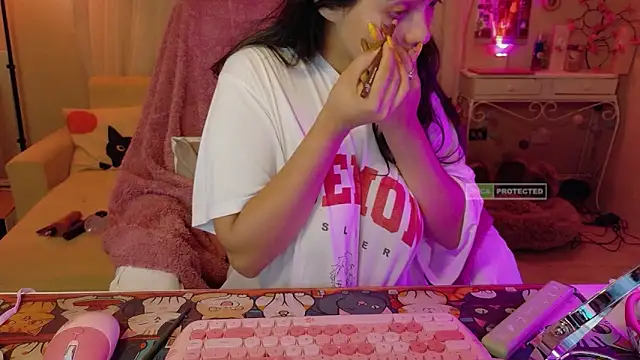 AllisonCatUwU online show from 06-24-26, 03:33