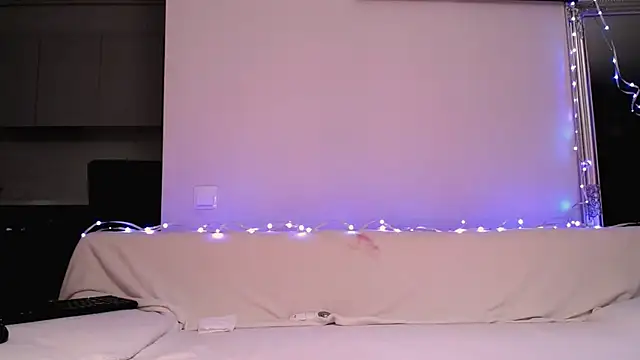 oxxxy    online show from 07-05-26, 03:45