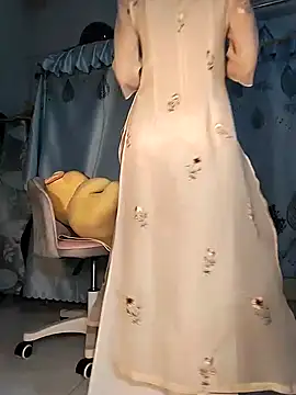 Snapshot of Kami_gaam chatting on 01-14-25, 10:34 Kami gaam online show from 01-14-25, 10:34