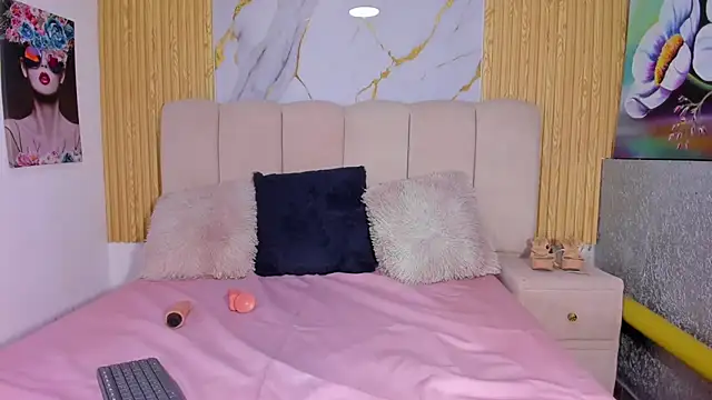 EmmyCruzZ online show from 03-15-25, 07:48