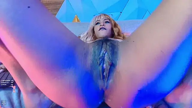 Snapshot of sarah_banks1 chatting on 03-12-25, 01:47 sarah banks1 online show from 03-12-25, 01:47