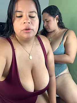 twocurvylatins online show from 05-30-26, 10:01