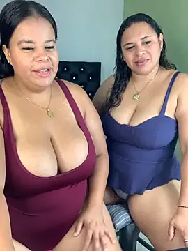 twocurvylatins online show from 06-09-26, 10:49