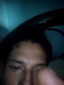 Snapshot of Leonul chatting on 10-12-25, 11:59 Leonul online show from 10-12-25, 11:59