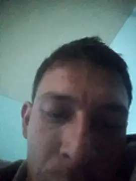 Snapshot of Leonul chatting on 11-05-25, 10:04 Leonul online show from 11-05-25, 10:04