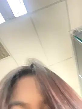 Lin SiYee online show from 10-27-25, 06:39