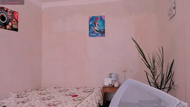 Snapshot of cClandesTina chatting on 10-06-25, 08:12 cClandesTina online show from 10-06-25, 08:12