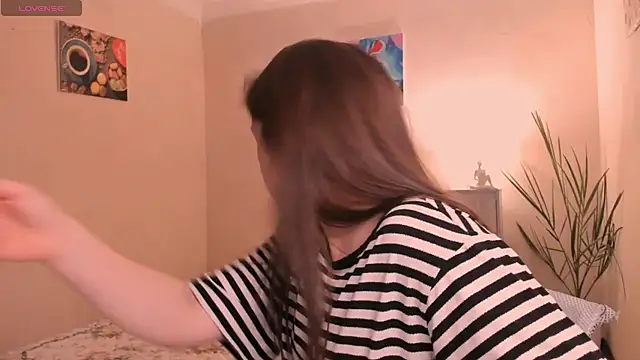 Snapshot of cClandesTina chatting on 10-14-25, 03:57 cClandesTina online show from 10-14-25, 03:57