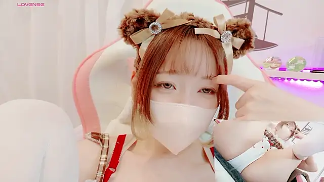 Snapshot of yuayua854 chatting on 05-03-26, 04:29 yuayua854 online show from 05-03-26, 04:29