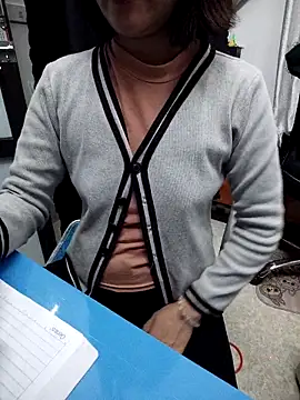 Haralushiaaa online show from 12-17-25, 02:12