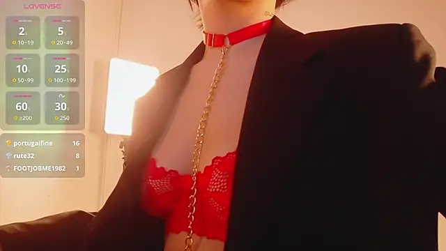 littleebluee online show from 10-31-25, 02:56