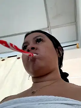 Pretty Isadora online show from 11-22-25, 02:27