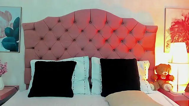 ThyaraJhons online show from 04-10-26, 11:59