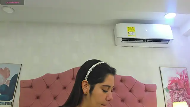 ThyaraJhons online show from 06-27-26, 11:59