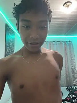 Snapshot of alejo_cute chatting on 05-15-26, 09:55 alejo cute online show from 05-15-26, 09:55