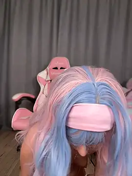 Snapshot of maddisonblush chatting on 03-21-25, 11:23 maddisonblush online show from 03-21-25, 11:23