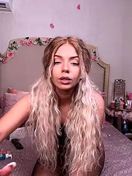 Snapshot of maddisonblush chatting on 09-29-25, 04:56 maddisonblush online show from 09-29-25, 04:56