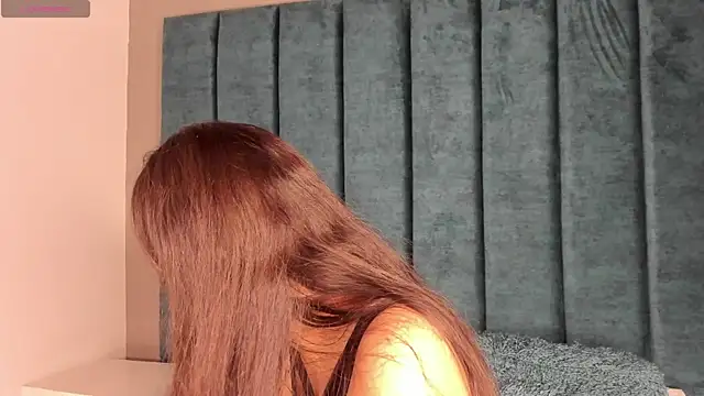 Snapshot of IsabellaGrey19 chatting on 11-09-25, 07:12 IsabellaGrey19 online show from 11-09-25, 07:12