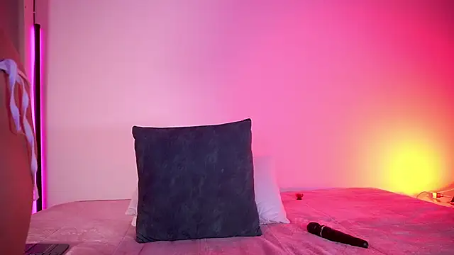 petitevictoria online show from 06-11-26, 02:33