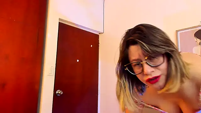 Chanelll Taylorr  online show from 09-27-25, 11:59