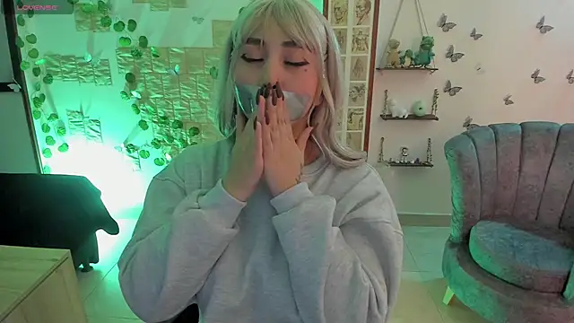 Fiore Sanz  online show from 04-06-26, 04:46