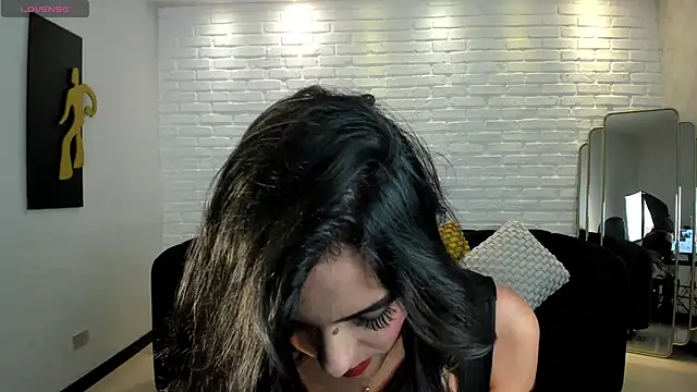 VictoriaMilan  online show from 01-16-25, 08:03