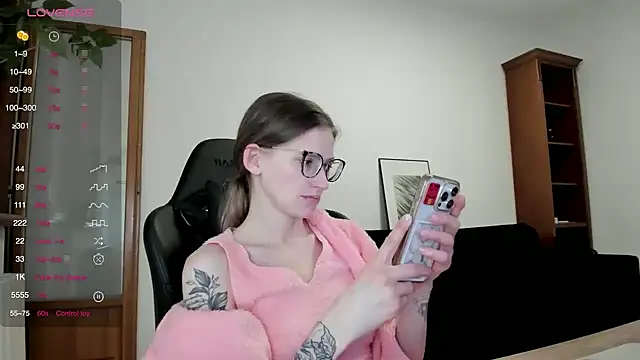 Snapshot of Sexy_Sweets chatting on 01-02-25, 05:29 Sexy Sweets online show from 01-02-25, 05:29