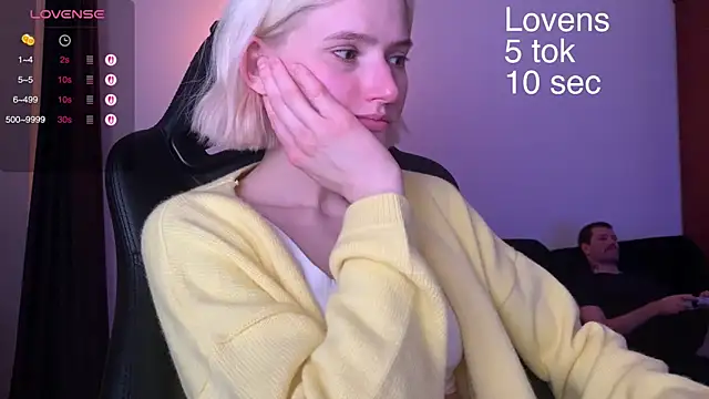 Snapshot of Sexy_Sweets chatting on 09-13-25, 10:20 Sexy Sweets online show from 09-13-25, 10:20