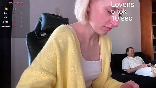 Snapshot of Sexy_Sweets chatting on 09-14-25, 11:42 Sexy Sweets online show from 09-14-25, 11:42