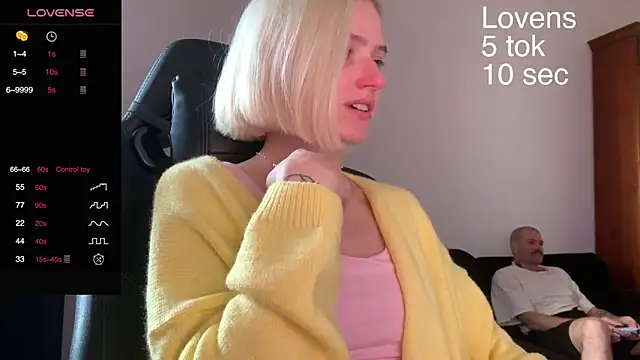 Snapshot of Sexy_Sweets chatting on 09-24-25, 12:41 Sexy Sweets online show from 09-24-25, 12:41