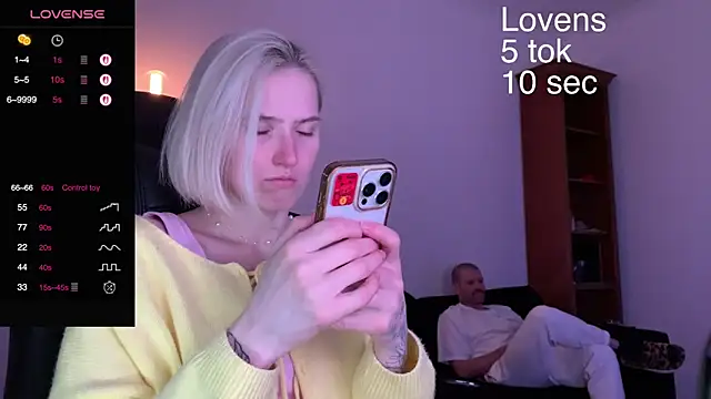 Snapshot of Sexy_Sweets chatting on 09-27-25, 03:39 Sexy Sweets online show from 09-27-25, 03:39