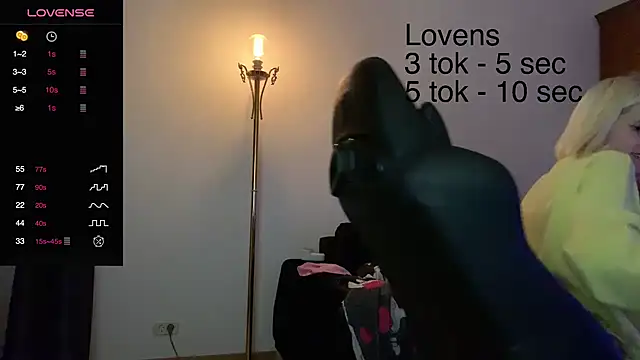 Snapshot of Sexy_Sweets chatting on 10-24-25, 06:26 Sexy Sweets online show from 10-24-25, 06:26