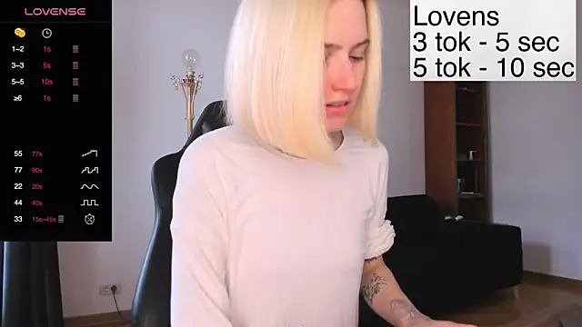 Snapshot of Sexy_Sweets chatting on 10-29-25, 09:44 Sexy Sweets online show from 10-29-25, 09:44