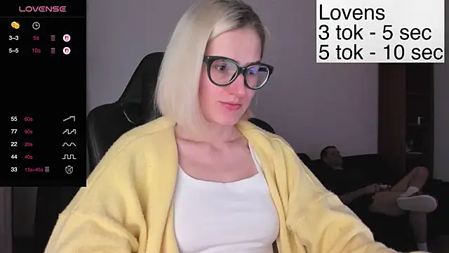 Snapshot of Sexy_Sweets chatting on 11-04-25, 04:17 Sexy Sweets online show from 11-04-25, 04:17