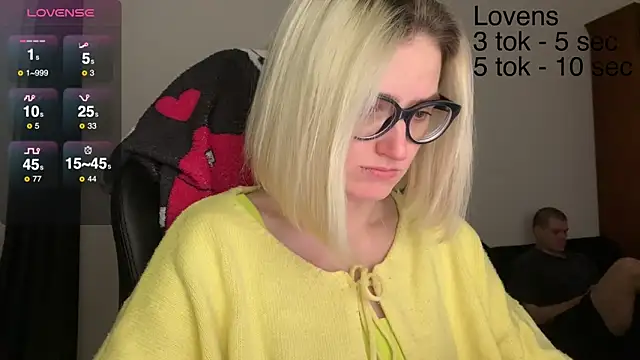 Snapshot of Sexy_Sweets chatting on 11-29-25, 03:15 Sexy Sweets online show from 11-29-25, 03:15