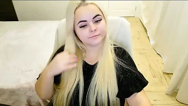 lovely-eyes online show from 12-22-24, 08:58