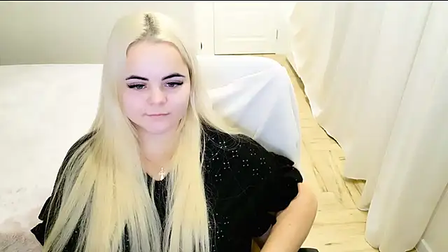 lovely-eyes online show from 12-23-24, 12:03